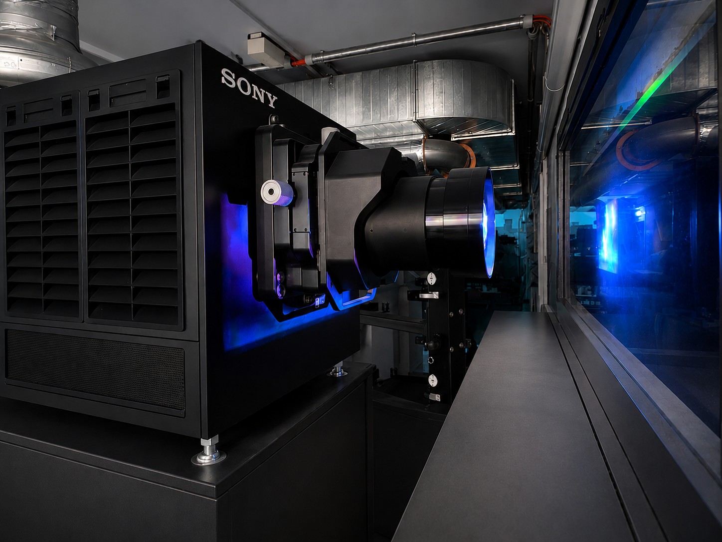 Sony-4K-Kinoprojektor im Vorführraum des Kino Castello